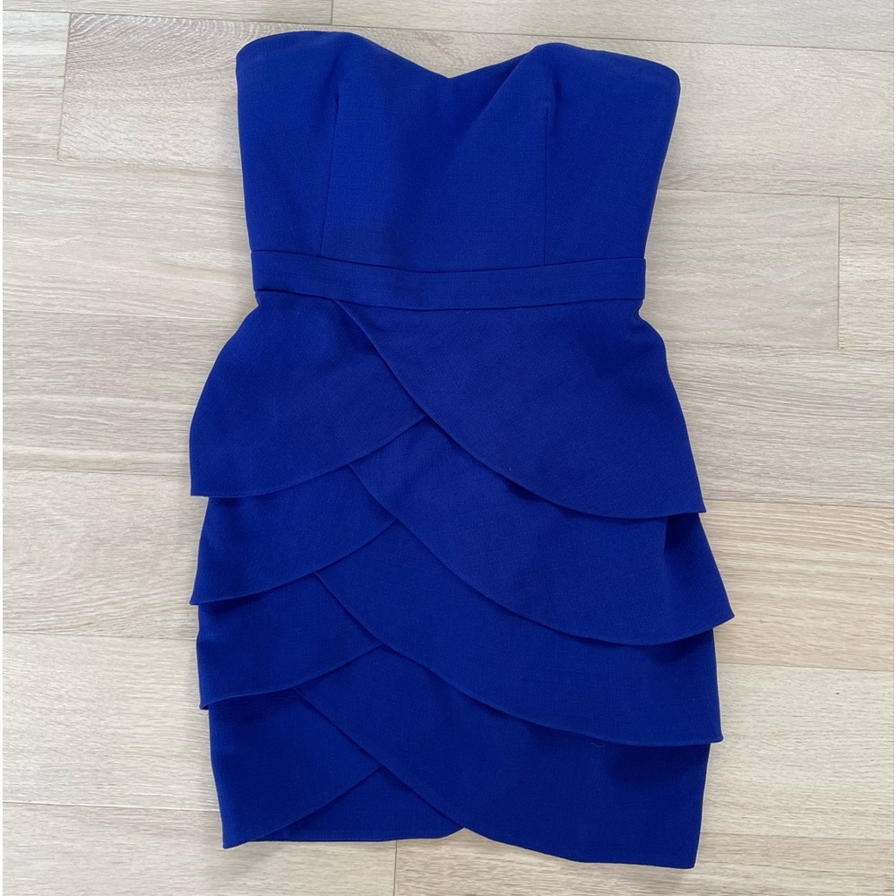 Club Monaco blue sweetheart neckline ruffle bottom dress in size 8